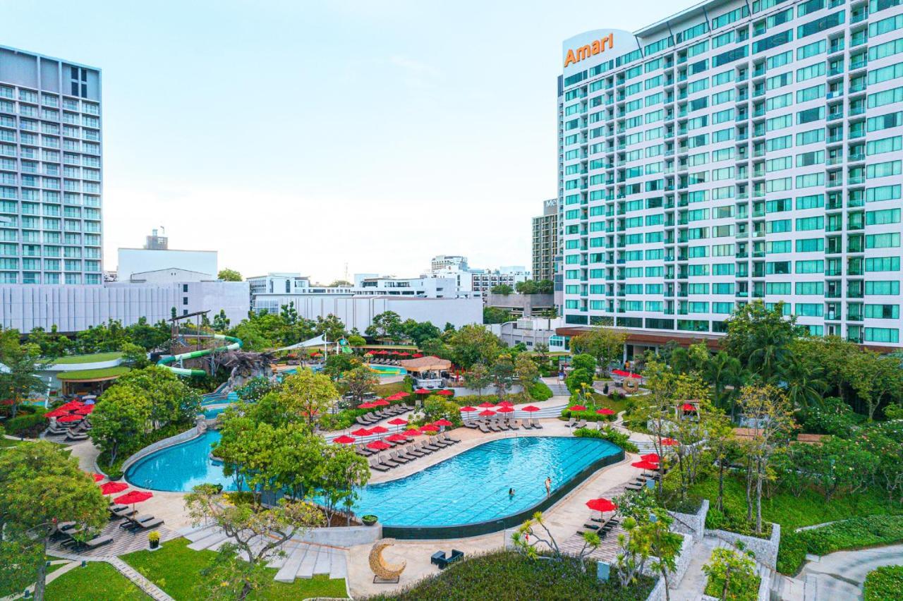 Hotel Amari Pattaya Exterior foto A view of the pool at the hotel