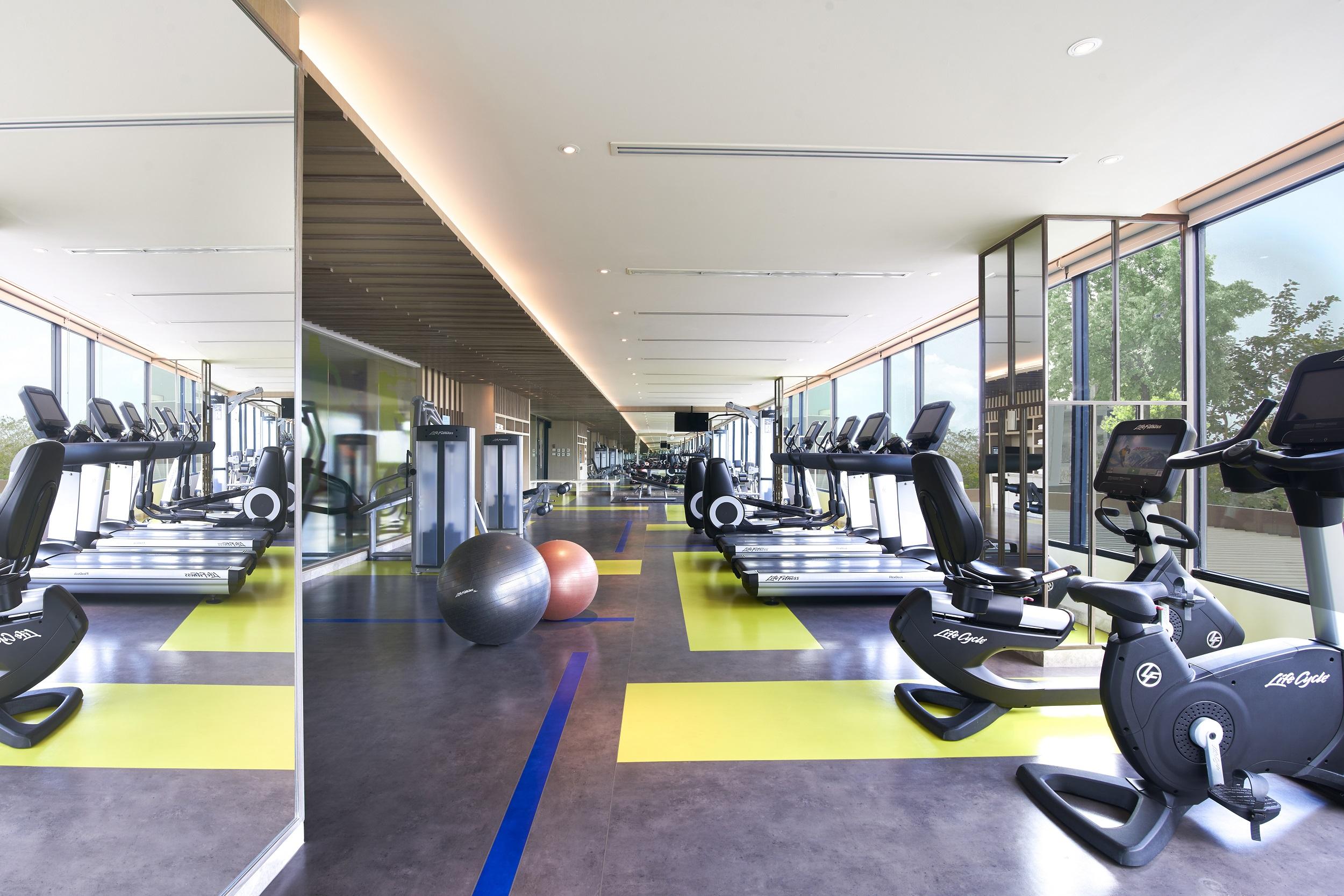 Hotel Amari Pattaya Exterior foto The gym at the hotel