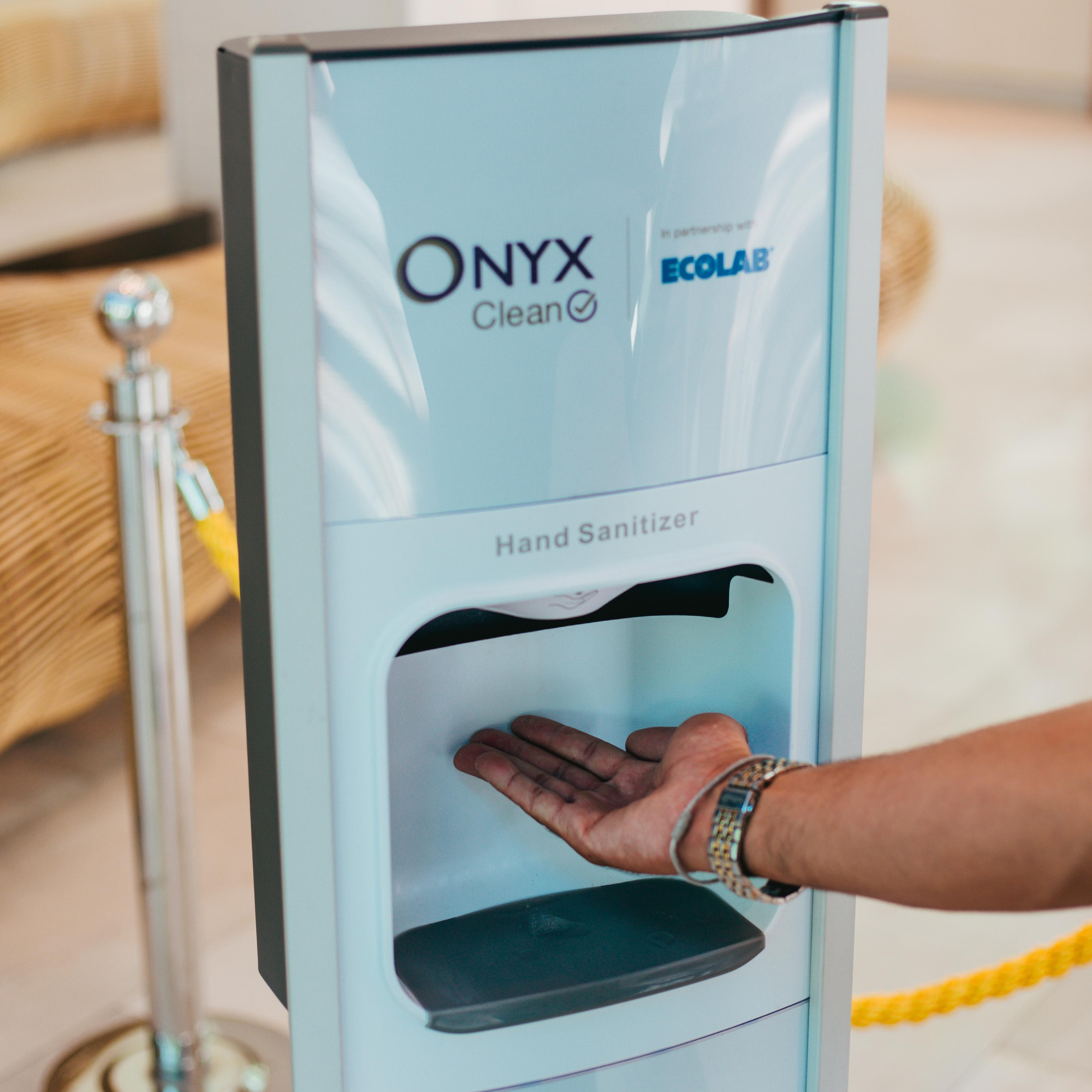 Hotel Amari Pattaya Exterior foto A hand sanitizer dispenser