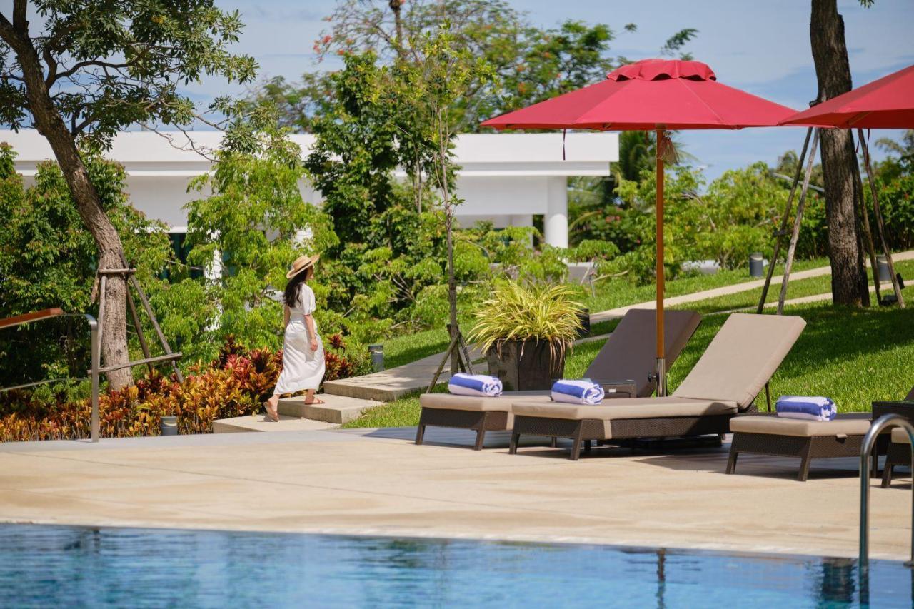 Hotel Amari Pattaya Exterior foto The pool at the hotel