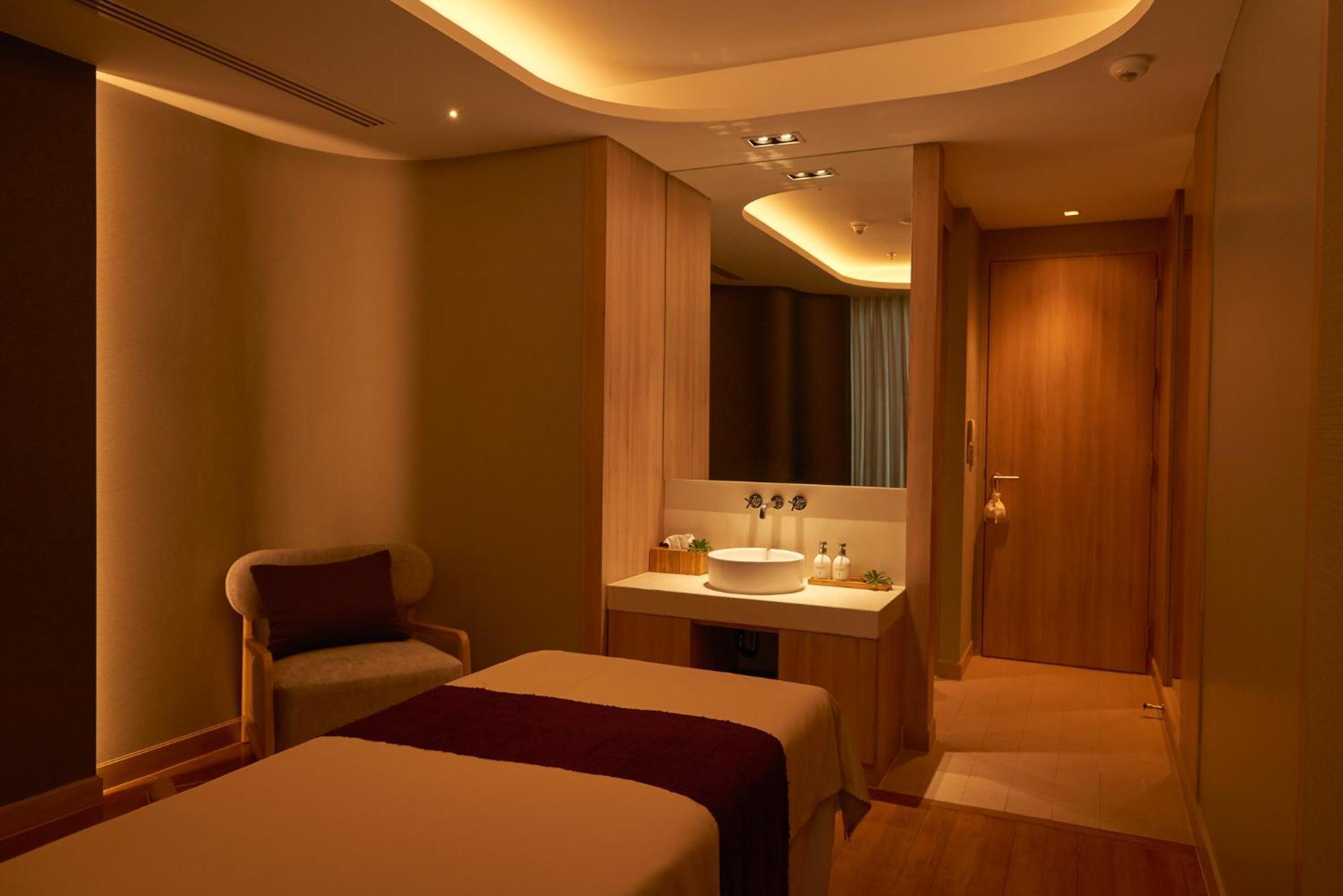 Hotel Amari Pattaya Exterior foto A treatment room at the spa