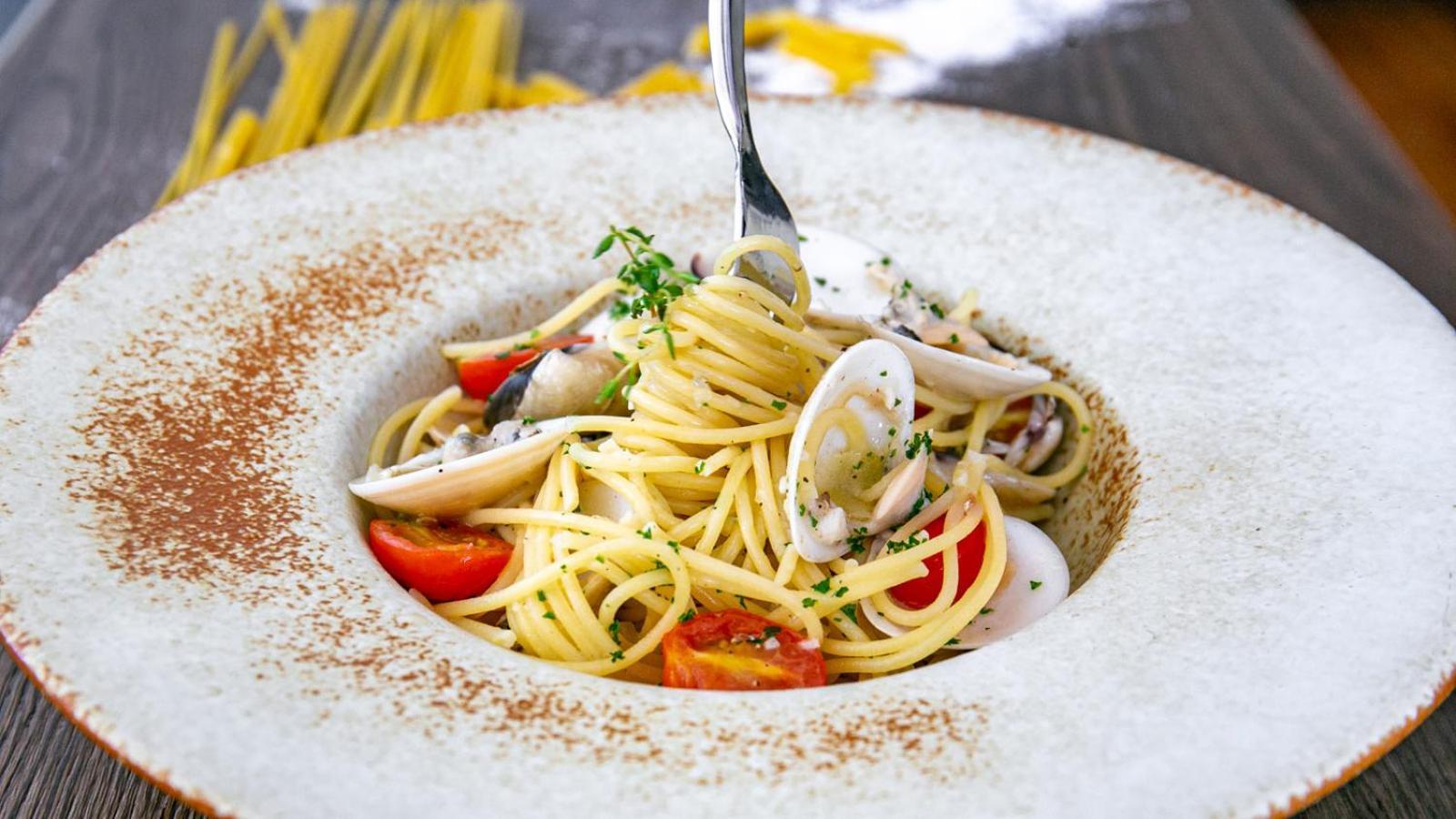 Hotel Amari Pattaya Exterior foto Spaghetti alla vongole